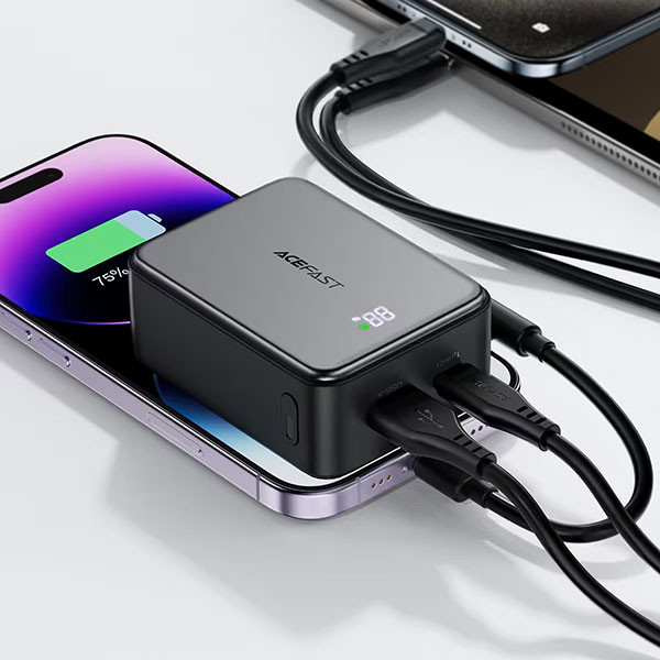 پاوربانک 22.5 وات ایس فست مدل M28 ظرفیت 10000 میلیآمپرساعت به همراه کابل USB-C